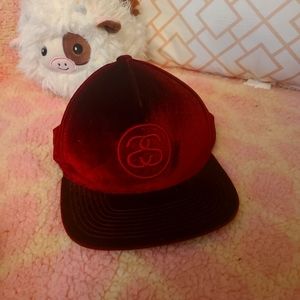 Red velvet stüssy hat